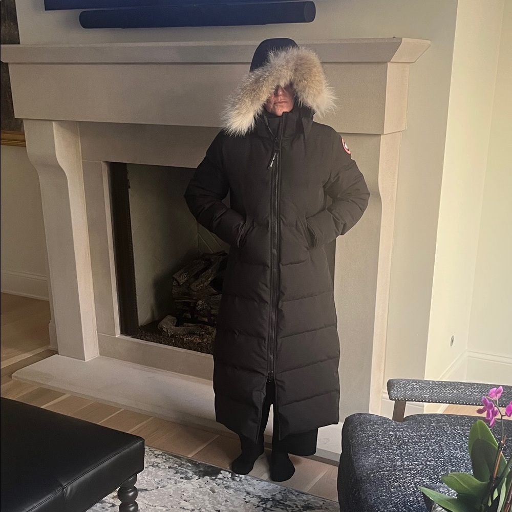 Canada Goose Women’s Dark Jacket - Picture 4 of 16